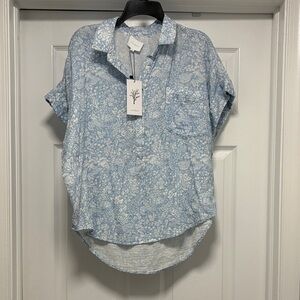 Sundays Blue and white Floral Short Sleeve top